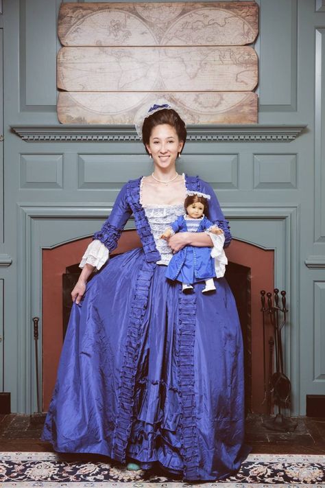 Felicity Colonial Williamsburg Colonial Williamsburg Costumes, Colonial Fashion Women, Colonial Dresses, Colonial Fashion, Original American Girl Dolls, Felicity Merriman, 1770s Fashion, American Girl Felicity, Colonial Dress