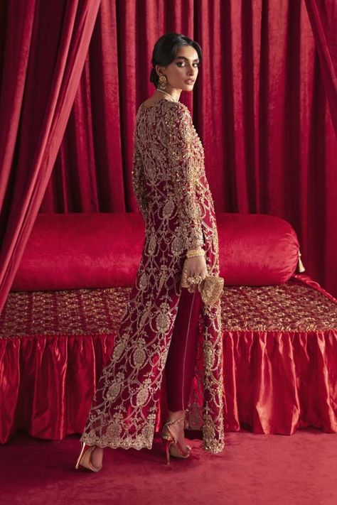 Kanwal Malik, Red Long Dress, Pakistani Designer Clothes, Shirt Packaging, Pants Korean, Red Tone, Long Red Dress, Fancy Dress Design, Pakistani Designers