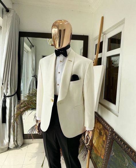 Cream Tuxedo Wedding, Cream Suit Men Wedding, Cream Tuxedo, Bond Outfits, Mens Pants Fashion Casual, Mens Outdoor Fashion, White Wedding Suit, Custom Tuxedo, Stylish Mens Suits