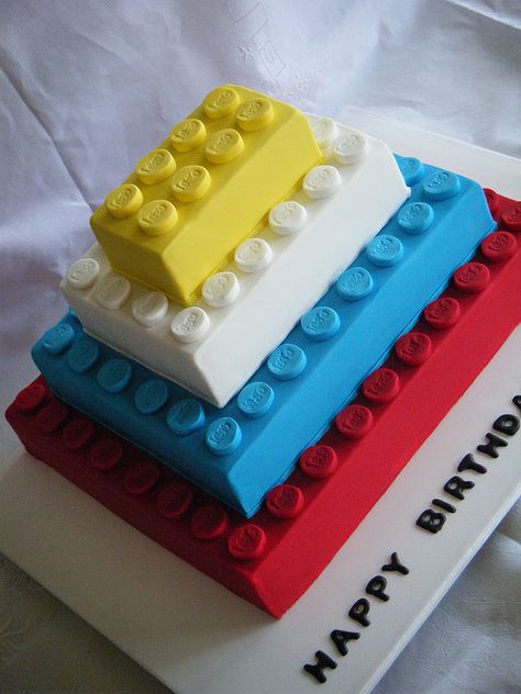 good find Leslie..!!!   Hmmm this might be a good Lego cake...stack the blocks on top of each other ! Cake Lego, Lego Birthday Cake, Lego Cake, Lego Birthday Party, Lego Birthday, Lego Party, Cakes For Boys, Lego Friends, Birthday Cake Kids