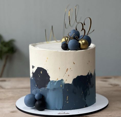 Men Birthday Cakes Blue, Masculine Cake Ideas, Blue Cakes For Men, Simple Cakes For Men, Bday Cake For Men, Blue And Black Cake, Navy Blue Birthday Cake, Blue Cake Designs Birthday, Navy Birthday Cake