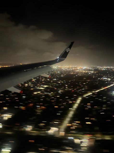 Airplane Window Aesthetic Night, Plane Views Aesthetic, Travelling Aesthetic Plane, On A Plane At Night, Plane Dark Aesthetic, Airplane At Night Aesthetic, Airplane Asthetic Picture, Plane Asthetic Picture, Air Plane Pictures