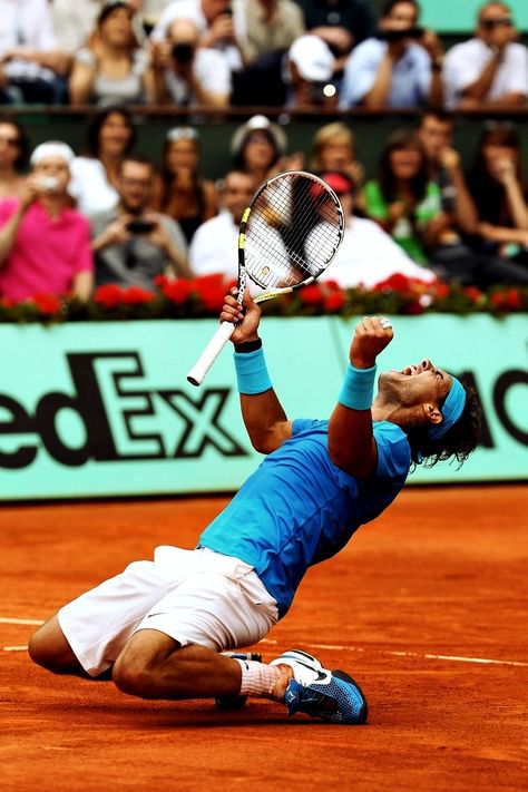 Rafael Nadal Aesthetic, Rafael Nadal Wallpapers, Tennis Champions, Tennis Wallpaper, Famous Athletes, Tennis Photography, One Last Dance, Tennis Pictures, Martina Navratilova