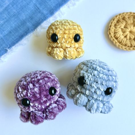 No Sew Crochet Octopus Pattern - Life with Bubbins Crochet Plush Keychain, Beading Patterns Free Tutorials, Crochet Octopus Pattern, Octopus Crochet Pattern Free, No Sew Crochet, Octopus Pattern, Octopus Crochet Pattern, Crocheted Animals, Easy Crochet Animals