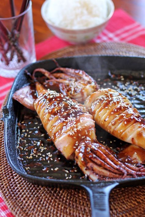 Sizzling Teriyaki Squid | Ang Sarap (A Tagalog word for "It's Delicious") Fish Tapas, Squid Dishes, Sushi Sauce, Octopus Recipes, Grilled Squid, Calamari Recipes, Squid Recipes, Sea Foods, Filipino Cuisine