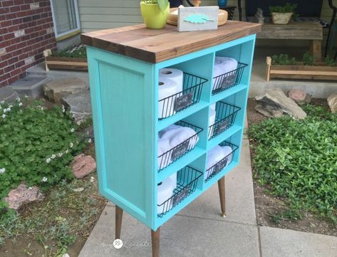 Recycler Diy, Old Cabinet Doors, Cubby Shelves, Door Shelf, Cubby Shelf, Doors Repurposed, Old Cabinets, Door Shelves, Cupboard Doors