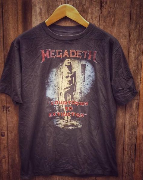 Megadeth T Shirt, Countdown To Extinction, Types Of Cotton Fabric, Vintage Band Shirts, Vintage Band T Shirts, Pit Stains, Shirt Wrinkles, 80s Rock, Vintage Band