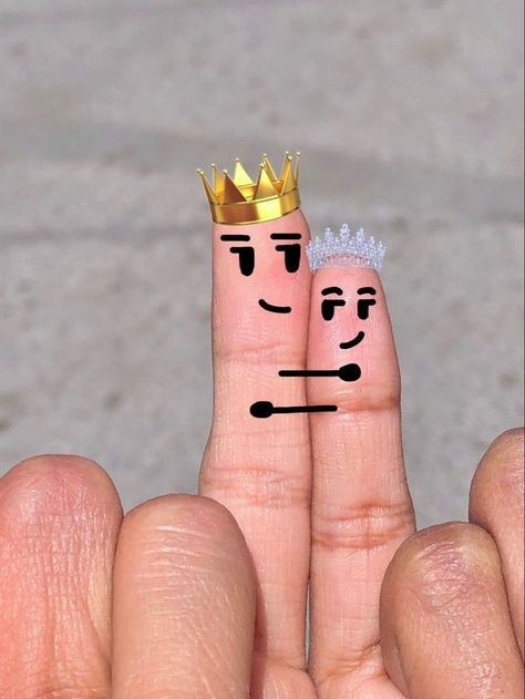 Couple Hands Aesthetic, Pretty Backrounds, Funny Cat Jokes, Aesthetic Profile Picture Cartoon Soft, Bff Hands Aesthetic, Cute Couple Gifts, Self Portrait Poses, Couple Goals Teenagers, Snapchat Picture