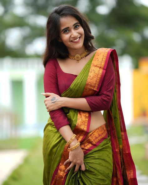 Deepthi Sunaina in silk saree photos - South Indian Actress Deepti Sunaina, Deepthi Sunaina, Saree Photos, Girls Dresses Diy, Frock For Women, Actress Pics, Beautiful Saree, Indian Beauty Saree