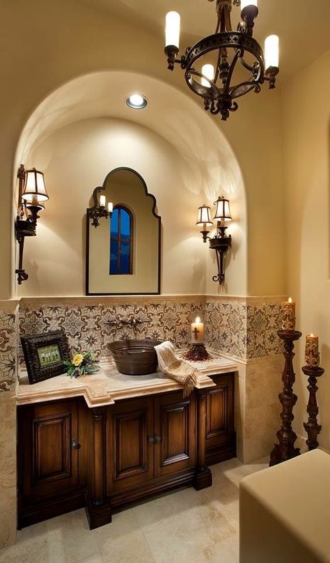 Modern Spanish Style Homes Interior, Tuscan Decorating Living Room, Tuscan Bathroom Decor, Spanish Style Home Interior, Modern Spanish Style, Spanish Style Bathrooms, Tuscan Bathroom, Spanish Style Kitchen, Spanish Style Decor