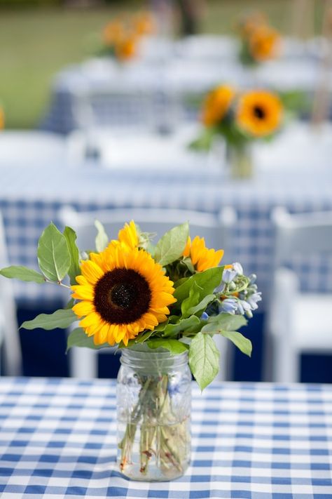 20 DIY BBQ ideas, including this gorgeous sunflower & mason jar centerpiece idea for a late summer / early fall gathering! Bbq Party Decorations, Backyard Party Decorations, Backyard Bbq Party, Sunflower Centerpieces, I Do Bbq, Bbq Wedding, Baby Shower Bbq, Mason Jar Centerpieces, Blue Checkered