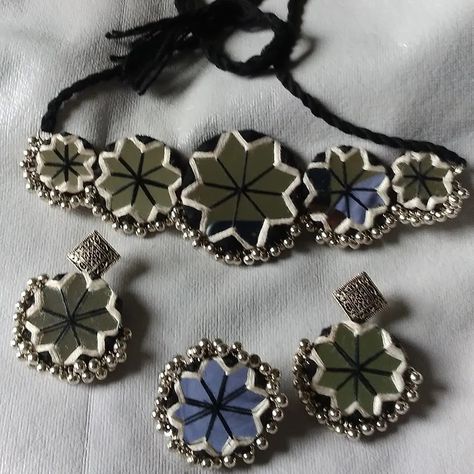 Mirror Necklace For Navratri, Mirror Ornaments For Navratri, Mirror Work Set Design, Navratri Mirror Jewellery, Navratri Set Design, Mirror Work Belt Design For Navratri, Mirror Work Necklace For Navratri, Mirror Work Jewellery Set, Oxodise Jewellery For Navratri