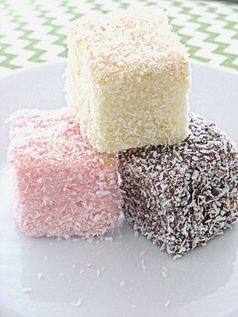 Lamington Cake Recipe, Lamington Recipe, Lamingtons Recipe, Jelly Cakes, The Whoot, Jelly Cake, Small Cake, Vintage Cake, Mini Desserts