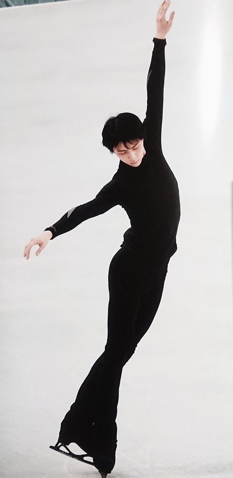 Figure Skater Pose Reference, Yuzuru Hanyu Pose Reference, Yuzuru Hanyu Skating Poses, Ice Skating Pose Reference, Ice Skater Pose Reference, Ice Skaters Poses, Ice Skating Yuzuru Hanyu, Figure Skater Reference, Male Ice Skating Aesthetic