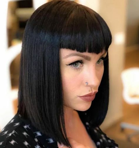 Gothic Bob Hairstyle, Short Straight Black Hair With Bangs, Black Bob With Fringe, Bettie Bangs Short Hair, Vampire Bangs Short Hair, Goth Haircut Long, Black Hair Bob, Gothic Hairstyles, Goth Hair