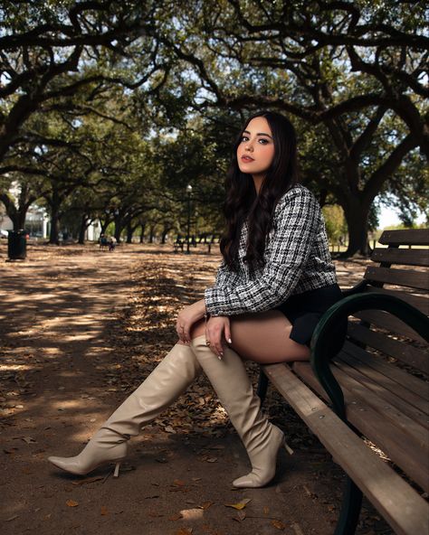 Poses On A Bench Photo Ideas, Bench Sitting Poses, Park Bench Photoshoot, Gryffindor Photoshoot, Bench Photography Poses, Bench Poses Photography, Sitting On Bench Pose, Poses On A Bench, Park Bench Photography