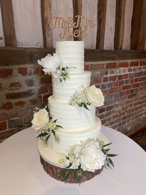 4 Tier Wedding Cake Elegant, Frosted Wedding Cake, Wedding Cake Elegant, White Flowers Wedding, 4 Tier Wedding Cake, Flowers Wedding Cake, Cake Elegant, Cake Candle, Elegant Wedding Cakes