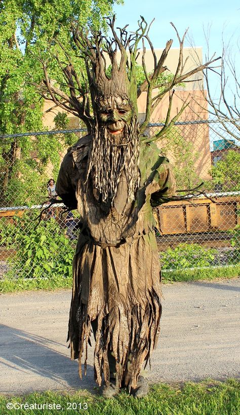 tree human puppet costume Treebeard Costume, Human Puppet, Witch Wardrobe, Human Tree, Lion Witch Wardrobe, Cardboard Tree, Puppet Costume, Tree Costume, Spooky Trees