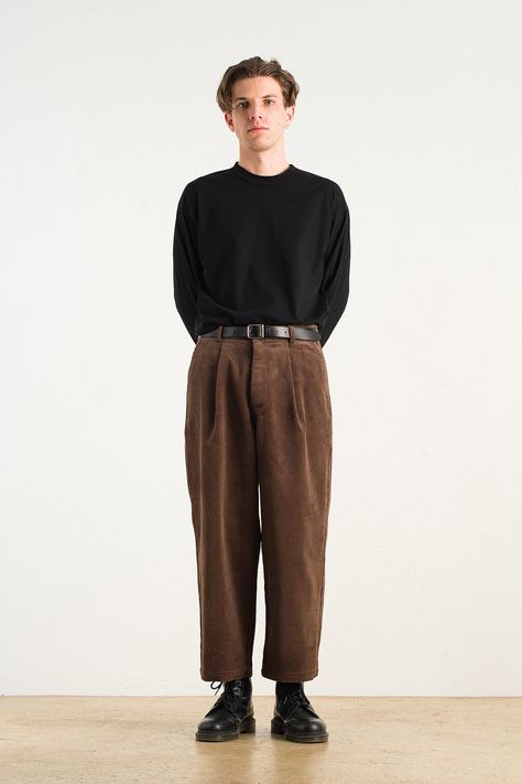 Corduroy Pants Outfit, Corduroy Pants Men, Cord Pants, Pants Outfit Men, Cords Pants, Stylish Mens Outfits, Brown Pants, Moda Vintage, Pants Men