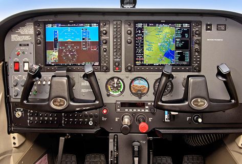 Cessna 172 Cockpit, In Plane View, Cessna 172 Skyhawk, Flight Instruction, Cessna Aircraft, Glass Cockpit, Flight Lessons, Plane View, In Plane