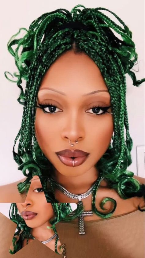 Yaki Braids Black Women, Green Braids With Curls, Color Block Braids, Green Braids, Colored Braids, Cute Box Braids Hairstyles, Hair Reference, Natural Hair Inspiration, Crochet Braids