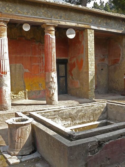 1st century CE Roman Architecture Herculaneum (9) | Mary Harrsch | Flickr Architecture Ancient, Ancient Roman Architecture, Pompeii Italy, Greek Architecture, Pompeii And Herculaneum, Rome Antique, Roman City, Empire Romain, Roman Architecture