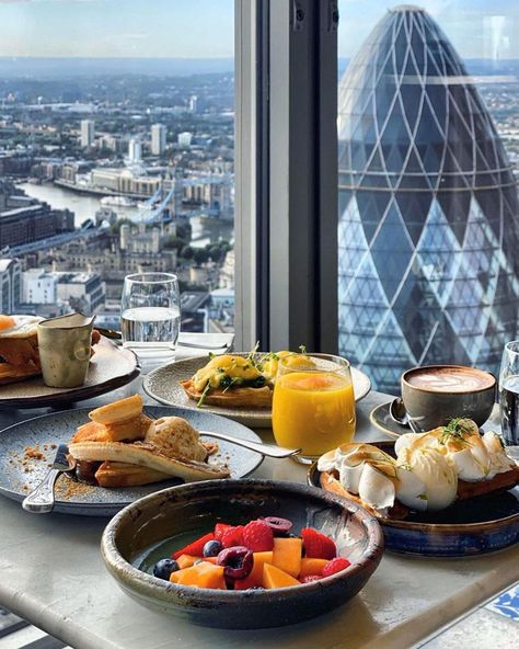 The best London rooftop restaurants for breakfast with a view | Food | Taste | Luxury London London Lunch, Brunch London, London Breakfast, London Rooftops, London Cheap, London Living, London View, Breakfast Restaurants, Breakfast And Brunch