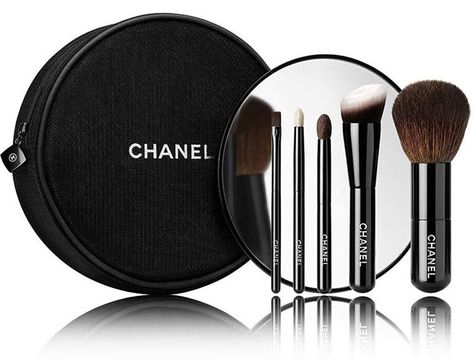 Chanel Brushes, Koleksi Parfum, Chanel Fragrance, Parfum Chanel, Mini Brush, Beauty Brushes, Chanel Perfume, Perfume Set, Chanel Collection