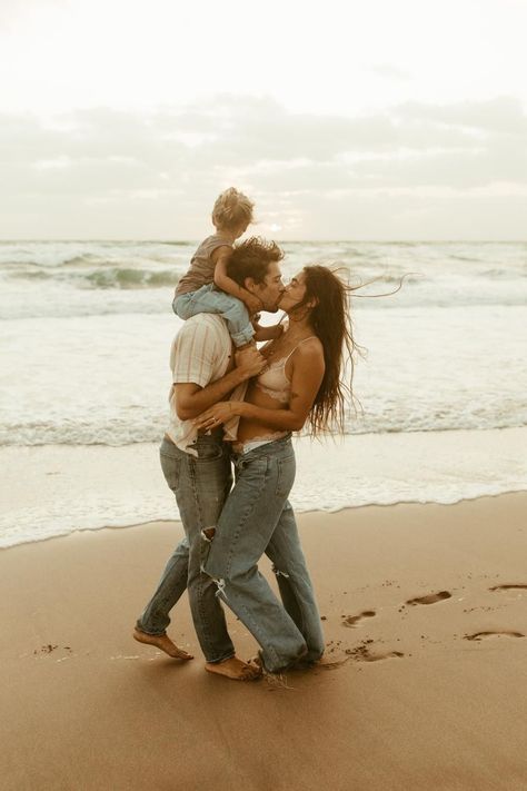 Family Beach Pictures Pregnant, Family Of 3 Beach Photoshoot, Maternity Photo Shoot Ideas Beach Family, Family Photo On The Beach, Hawaii Beach Family Photos, Family Of 3 Maternity Pictures Beach, Beach Family Maternity Photoshoot, Beach Pregnancy Announcement With Kids, Beach Christmas Pictures Family