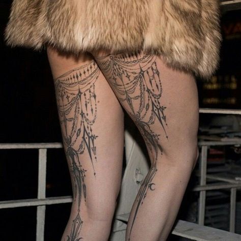 Tattoo Flower Vintage, Victorian Style Tattoos, Old Crow Tattoo, Lace Thigh Tattoos, Back Of Thigh Tattoo, Chandelier Tattoo, Victorian Tattoo, Back Of Leg Tattoos, Tattoo Perna