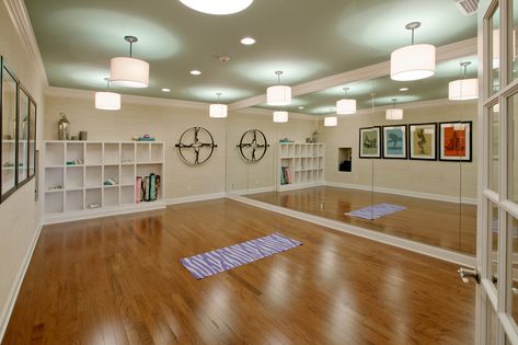 Yoga Studio Design Ideas, Studio Design Ideas, Yoga Studio Interior, Dancing Studio, Home Yoga Studio, Dance Studio Design, Yoga Room Design, Dance Studio Decor, Home Dance Studio