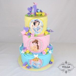 Princess Birthday Cake Disney Princess Birthday Cake Bella Pocahontas Autora Princess - davemelillo.com Disney Princess 1st Birthday, Princess 1st Birthday Cake, Princess Birthday Party Cake, Disney Princess Birthday Party Cake, Cake Disney Princess, Princess Birthday Cakes, Princes Cake, Disney Princess Birthday Cake, Birthday Cake Disney