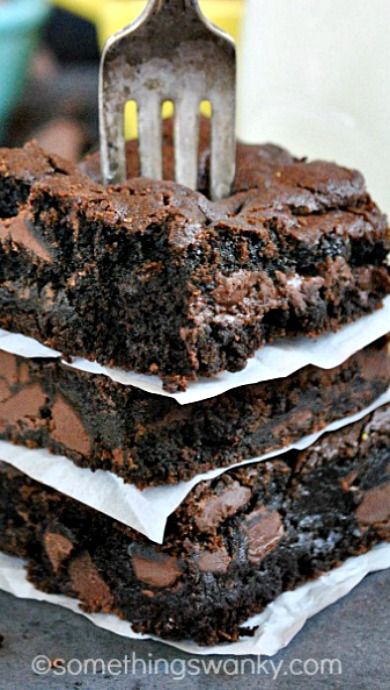 Fudgey Chocolate Chunk Brownies Cakey Brownie Recipe, Chocolate Chunk Brownies, Best Brownie Recipe, Make Chocolate Chip Cookies, Best Brownies, Chocolate Chunk, Brownie Recipe, Cannoli, Savoury Cake