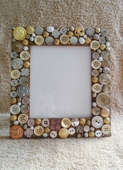 Decorated Frames Ideas, Wood Photo Frame Ideas, Decorated Frames Diy, Decorated Photo Frames, Decorated Picture Frames Diy, Picture Frame Decorating Ideas, Frame Craft Ideas, Decorated Picture Frames, Photo Frame Ideas