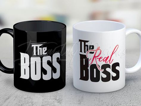 Couple Mugs Designs, Printing Mugs Design, Coffee Mug Printing Ideas, Mugs Print Designs, Couple Mug Design, Printed Mugs Design, Cups Designs Ideas, Drink Sayings, Cute Mug Designs