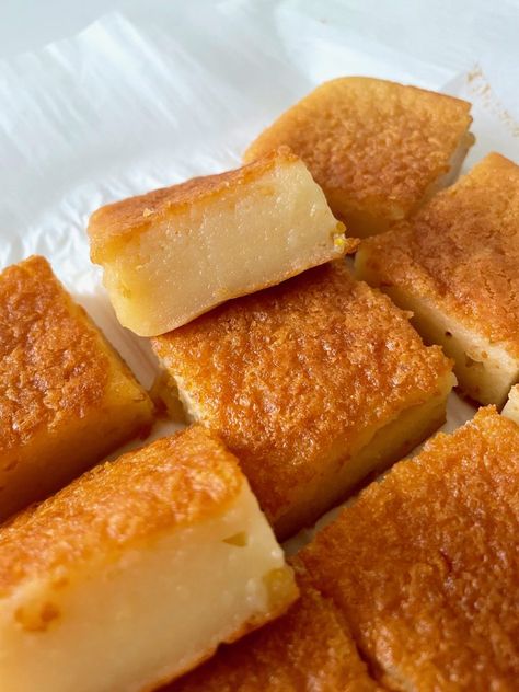 yuzu butter mochi - meimei baking Butter Mochi Recipe, Easy Butter Mochi Recipe, Lilikoi Butter Mochi Recipe, Butter Mochi Cake Recipe, Lilikoi Butter Mochi, Butter Mochi, Hawaiian Desserts, Mochi Cake, Mochi Recipe