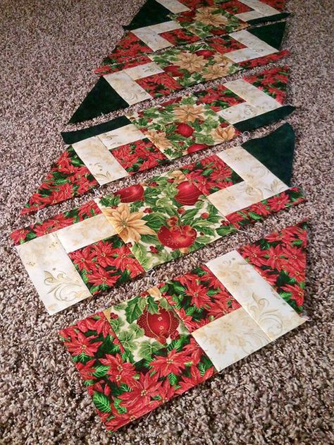 Christmas Quilting Ideas, Christmas Table Runner Quilt, Xmas Table Runners, Table Runner Quilt, Christmas Table Runner Pattern, Quilted Table Runners Christmas, Table Runner Tutorial, Christmas Table Toppers, Table Topper Patterns