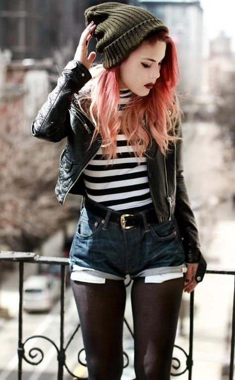 cute outfit but there’s no way I can wear shorts that short... 😒 Guys Pinterest, Mode Edgy, Hipster Goth, Fashion Guys, Look Grunge, Goth Outfit, Perfect Fall Outfit, Rock Punk, Punk Outfits