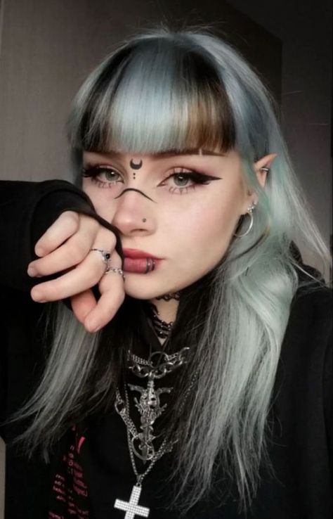 Black Witchy Makeup, Goth Viking Makeup, Medieval Makeup Aesthetic, Symmetrical Throat Tattoo, Witch Makeup Brown Eyes, Easy Witch Makeup Ideas, Cute Witchy Makeup, Pagan Wedding Makeup, Easy Steampunk Makeup