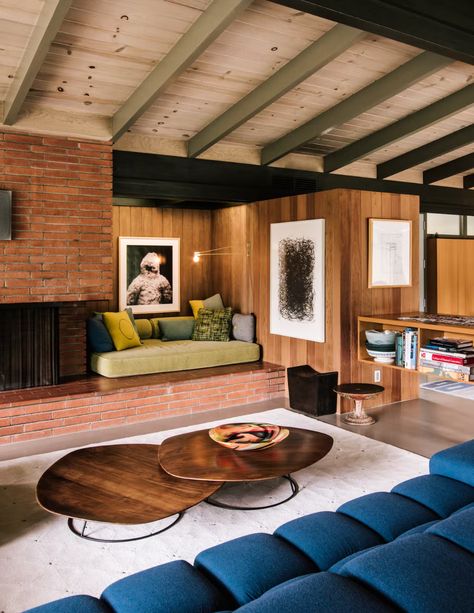 Artistic House Design, Architecture Digest Living Room, Off Centered Fireplace Living Room, 1960s California House, 1970s Style House, Mcm Family Room, Midmod Living Room, Mcm Basement, Mcm Cabin