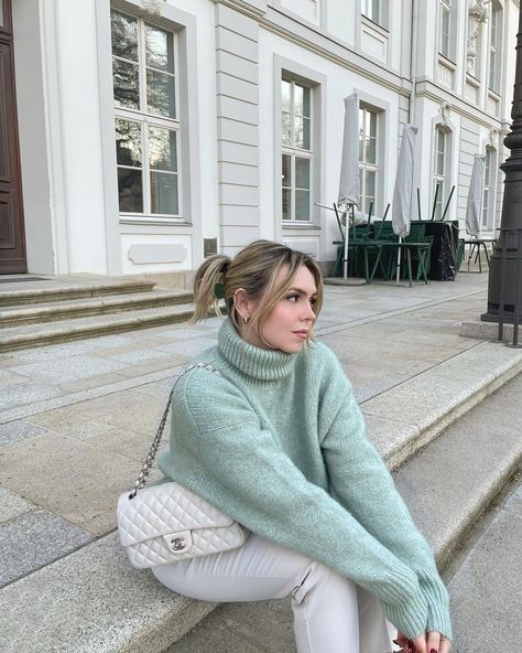 Spring look in mint green and a classic flap chanel bag. Mint Green Sweater Outfit, Mint Sweater Outfit, Classic Flap Chanel, Uzbek Dress, Sweater Outfit Winter, Green Sweater Outfit, Forever 21 Outfits, Mint Sweater, Mint Green Sweater