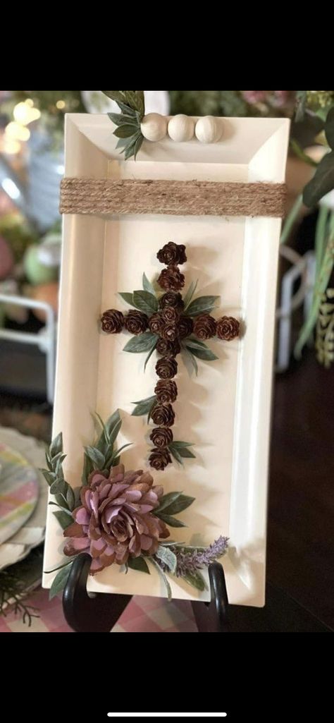 Diy Pinecone Crafts, Pinecone Hedgehog, Inspirational Crafts, Leaf Fairy, Memorial Wreath, Wooden Cross Crafts, Church Retreat, Recuerdos Primera Comunion Ideas, Pinecone Crafts