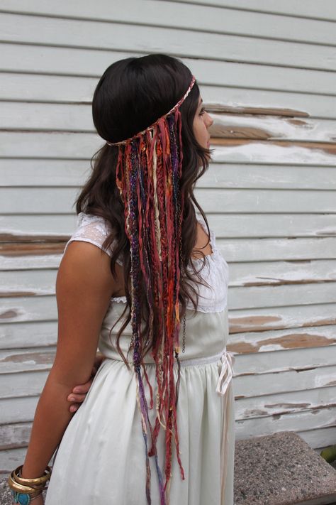 How To Make Clip In Hair Wraps, Yarn In Hair, Hair Wrap Designs, Locs Headband, Crocheted Headbands, Boho Hair Wrap, Dread Wraps, Yarn Hair, Estilo Hippy