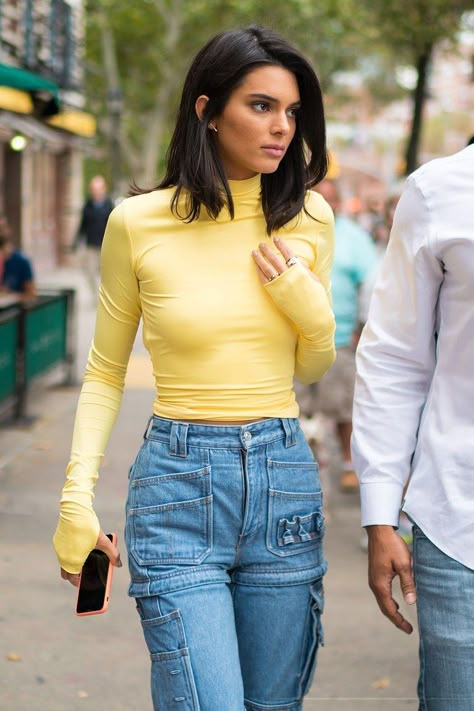 Kendall Jenner Lob | The best haircuts for fall are inspired by our favorite celebrities like Cardi B, Kendall Jenner and other It-girls. Haircut Ideas Bangs, Celebrity Short Haircuts, Short Haircut Ideas, Fall Hair Cuts, Penteado Cabelo Curto, Trending Hairstyles, Short Hair Haircuts, Short Haircut, Grunge Hair