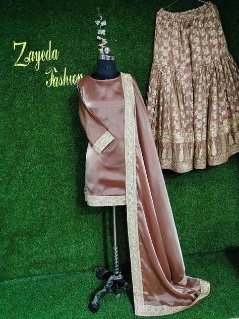 https://instagram.com/zayeda_clothing_brand?utm_source=qr&igshid=NGExMmI2YTkyZg%3D%3D Banarasi Garara Designs, Garara Designs Latest, Banarasi Garara, Banarsi Suit Design, Garara Designs, Banarsi Suit, Simple Abaya Designs, Garara Suit, Simple Abaya