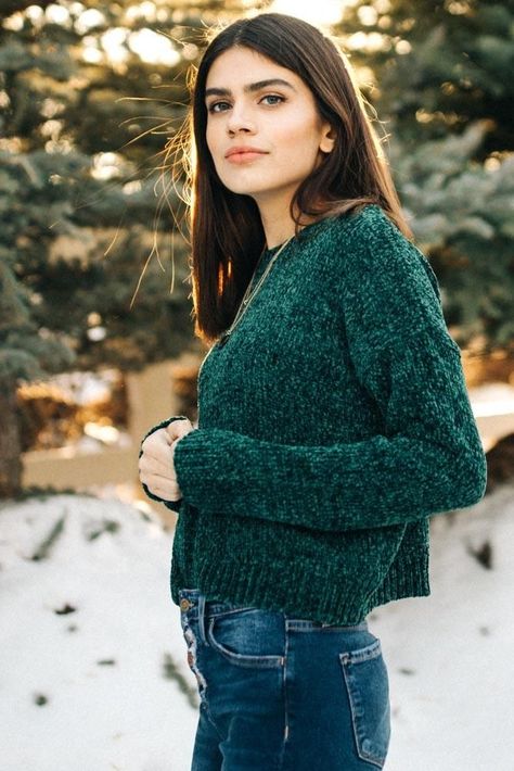 You're So Chenille Sweater in Forest Green – b ö h m e Emerald Sweater Outfit, Emerald Green Outfit, Green Sweater Outfit, Emerald Sweater, Forest Green Bridesmaid Dresses, Emerald Green Sweater, Winter Sweater Outfits, Fall Chic, Women Sweaters Winter