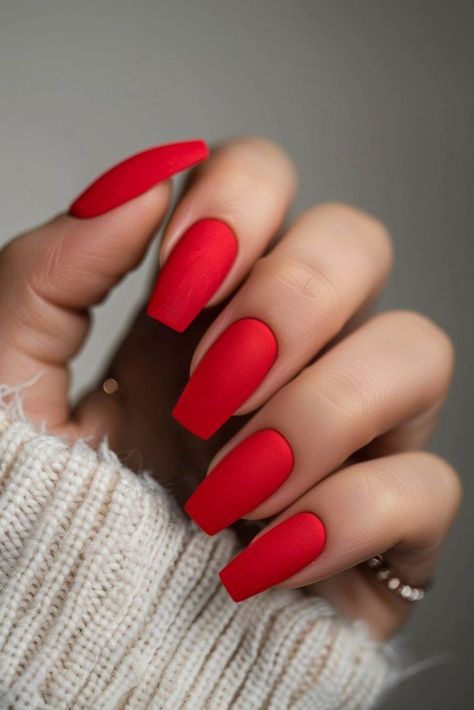 Get ready to make a bold style statement this summer with stunning red nails that exude confidence and beauty. Red Summer Nails Designs, Red Nail Art Ideas, Red Matte Nails, Red Summer Nails, Red Chrome Nails, Red Gel Nails, Bright Red Nails, Glitter Accent Nails, Sunny Season