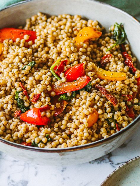 Pearl couscous with grilled vegetables and green pesto<p>This is one of my favorite recipes with pearl couscous. This delicious and healthy meal is wonderfully easy to make. Pearl couscous with green pesto is a classic combination, so guaranteed to be a success. I used paprika and spinach, but you can vary this with the vegetables you have on hand. A real winner in the summer at a BBQ or to take with you on the road!</p> Pearl Couscous Recipes, 2024 Meals, Pearl Couscous, Green Pesto, Couscous Recipes, My Favorite Recipes, Veggie Pizza, Food Photography Inspiration, Grilled Vegetables