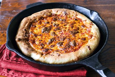 This recipe is a great dupe for Pizza Hut's stuffed crust pizza recipe. Stuffed Crust Pizza Recipes, Sicilian Style Pizza, Fiesta Lime Chicken, Stuffed Crust Pizza, Stuffed Crust, Skillet Pizza, Honey Mustard Dipping Sauce, Toasted Ravioli, Takeout Food