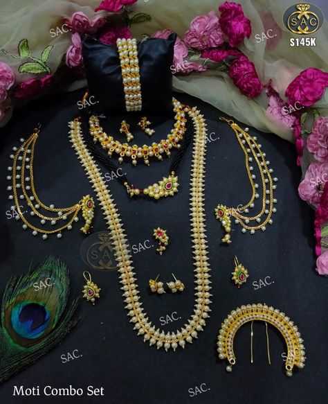 Jwellary For Nauvari Saree, Marathi Traditional Jewellery, Nauvari Jewellery, Traditional Jewelry Maharashtrian, Marathi Bride Jewellery, Maharashtrian Bride Jewellery, Moti Jewellery Indian, Maharashtrian Jewellery Traditional, Navwari Saree